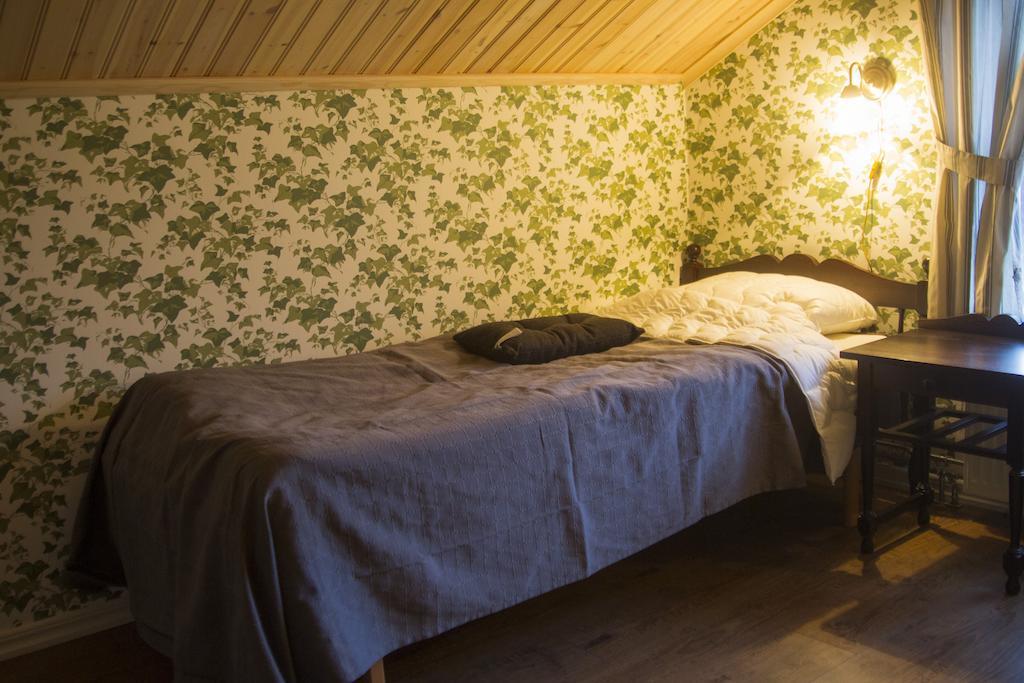 Hallebergs Bed&Breakfast Skara Exteriör bild